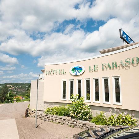 Auberge Le Parasol Saguenay Bagian luar foto